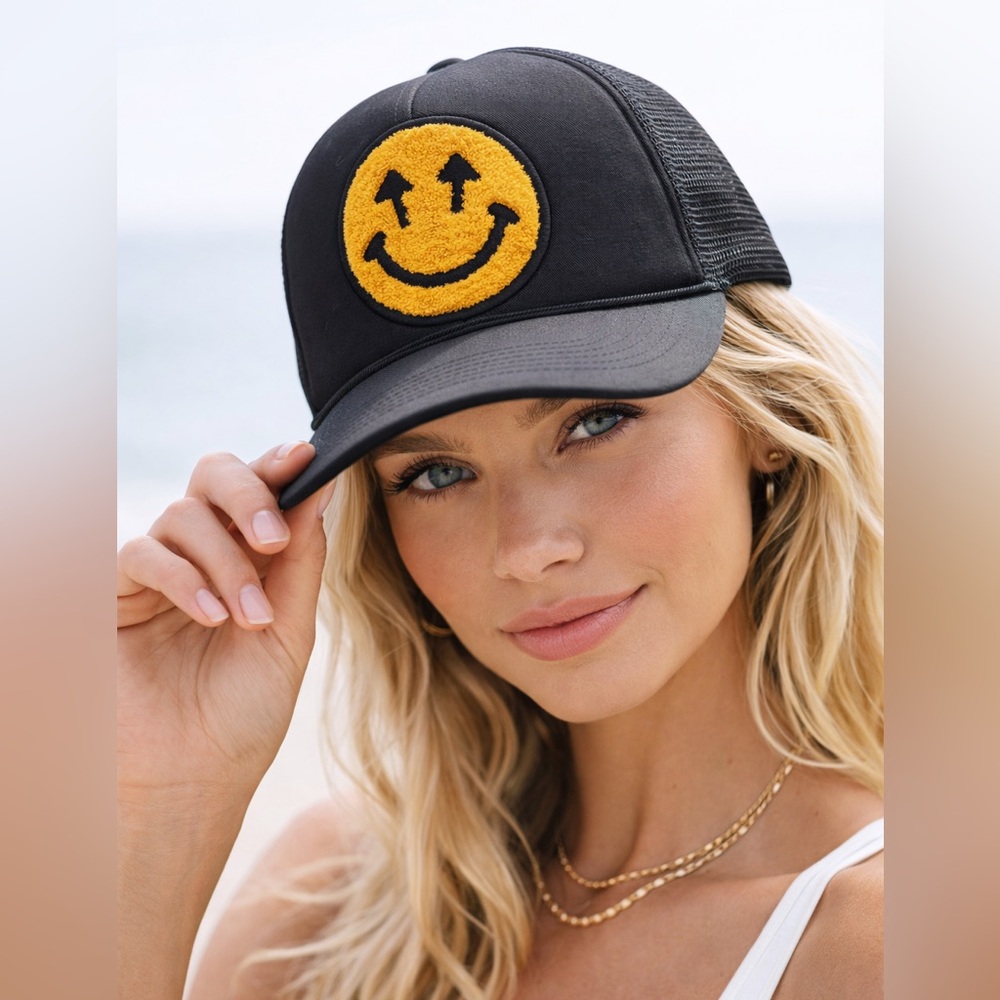 Happy Caps Smiley Face Trucker Hat – Black